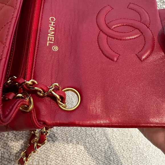 Vintage Chanel Square Mini Quilted Lambskin with 24k Hardware - Picture 4 of 14